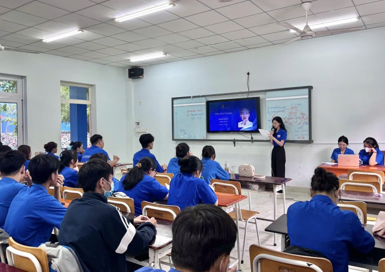 inh hoạt chi đoàn chủ điểm tháng 05/2026 Chủ đề: “Nhớ về Bác – Lòng ta trong sáng hơn” 
